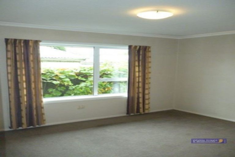 Photo of property in 17 Brookby Crescent, Avonhead, Christchurch, 8042