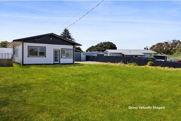 Photo of property in 35 Gladstone Street, Hawera, 4610