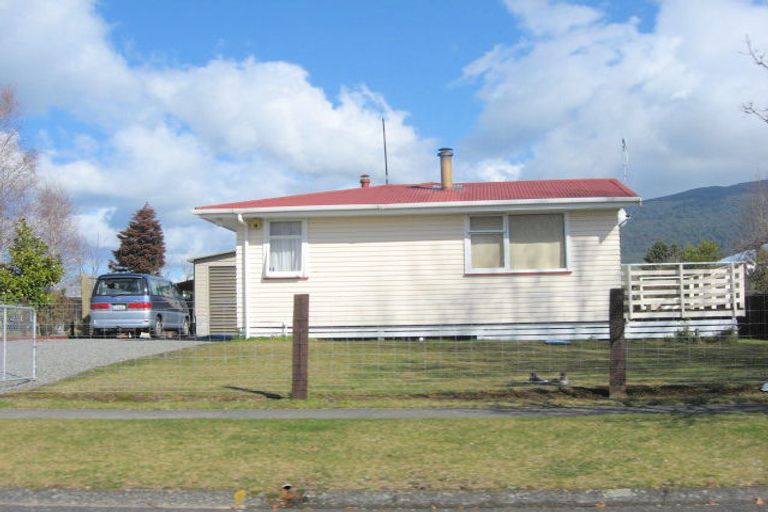 Photo of property in 37 Rangiamohia Road, Turangi, 3334
