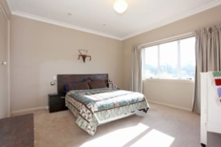 Photo of property in 37 Maeroa Road, Beerescourt, Hamilton, 3200