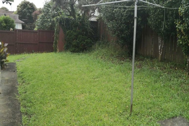Photo of property in 2/12 Meadway, Sunnyhills, Auckland, 2010