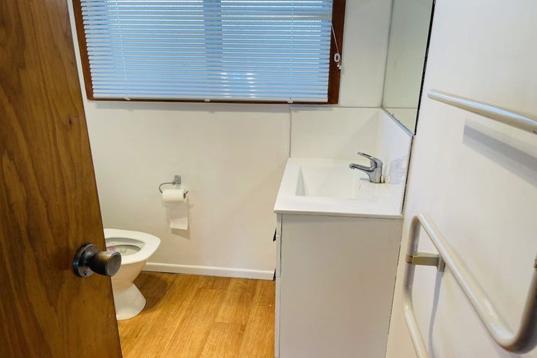 Photo of property in 2/206 Bucklands Beach Road, Bucklands Beach, Auckland, 2012