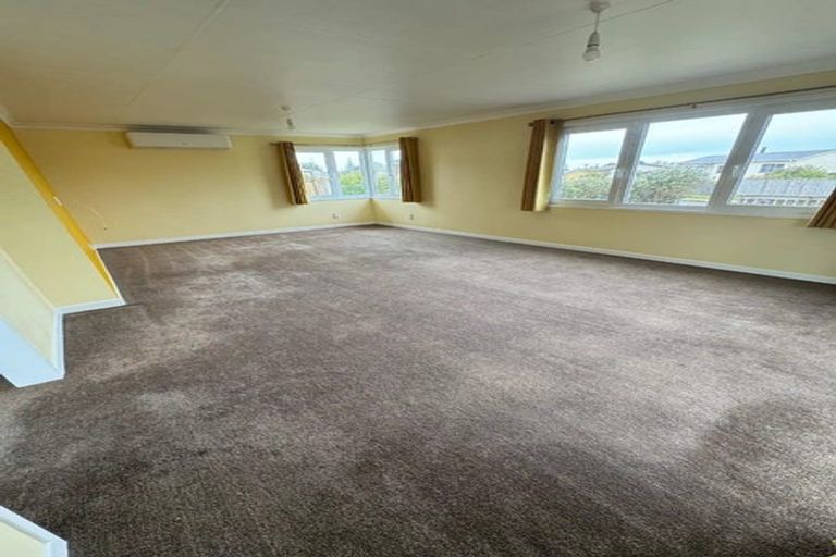 Photo of property in 5 Simcox Street, Otaki Beach, Otaki, 5512