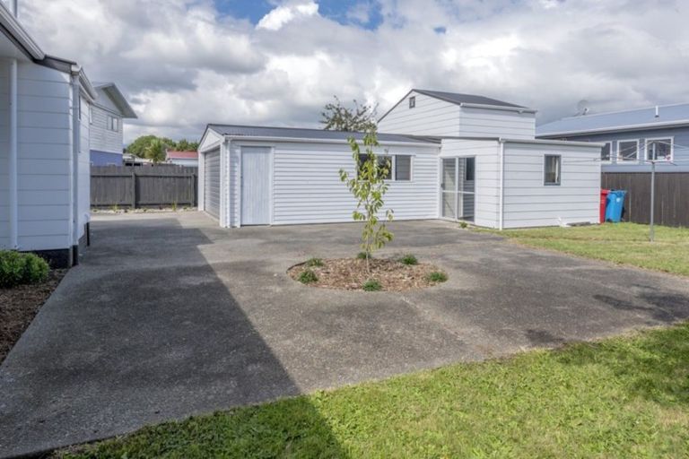 Photo of property in 21 Charles Street, Levin, 5510