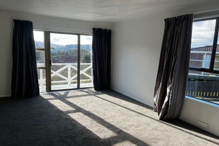 Photo of property in 6a Makatote Grove, Churton Park, Wellington, 6037
