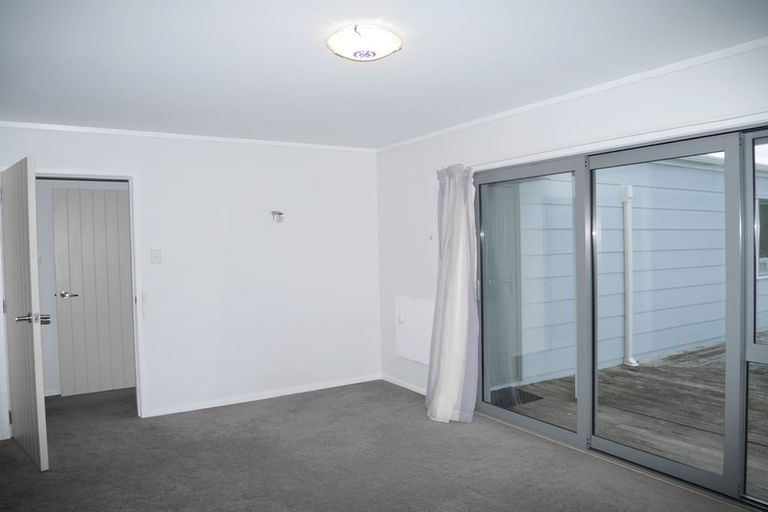 Photo of property in 11 Hicks Crescent, Waikanae Beach, Waikanae, 5036