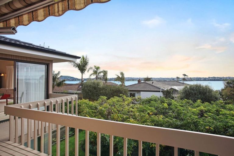 Photo of property in 5 Essington Place, Half Moon Bay, Auckland, 2012