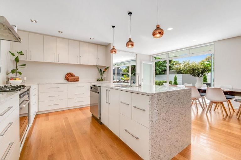 Photo of property in 58 The Circle, Manly, Whangaparaoa, 0930