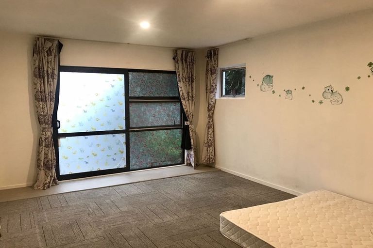 Photo of property in 1/3 Colin Wild Place, Glenfield, Auckland, 0629