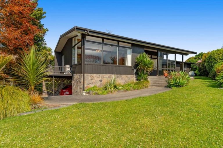 Photo of property in 345 Devonport Road, Tauranga, 3110