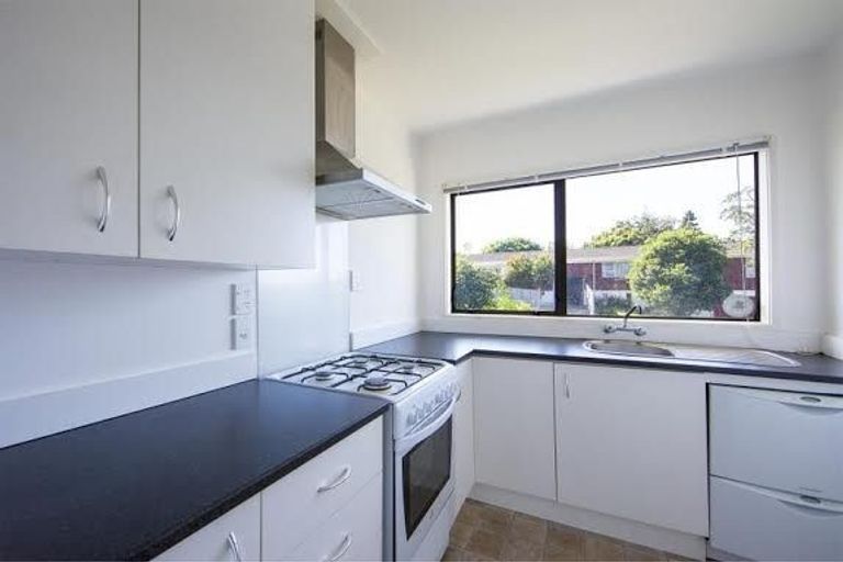 Photo of property in 3/41 Chatsworth Crescent, Pakuranga Heights, Auckland, 2010