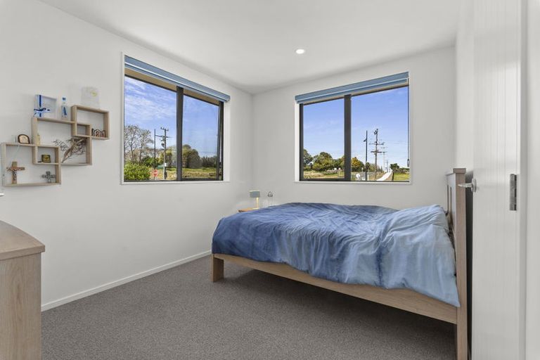 Photo of property in 1 Sauterne Road, Kumeu, 0810