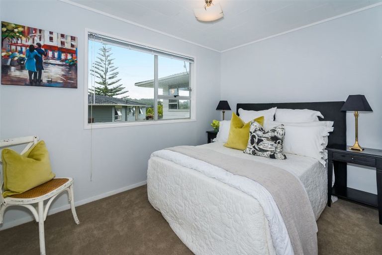 Photo of property in 4 Bonito Place, Bayview, Auckland, 0629