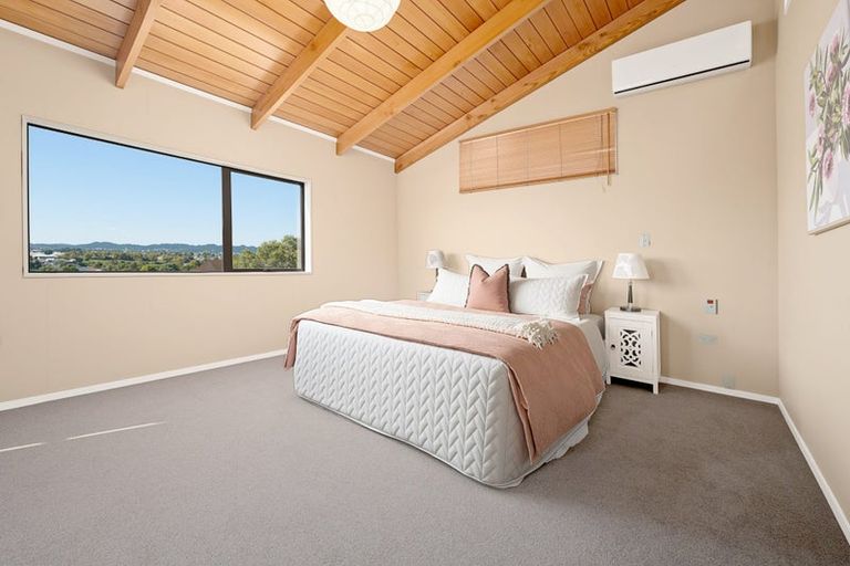 Photo of property in 26 Rhinevale Close, Henderson, Auckland, 0612