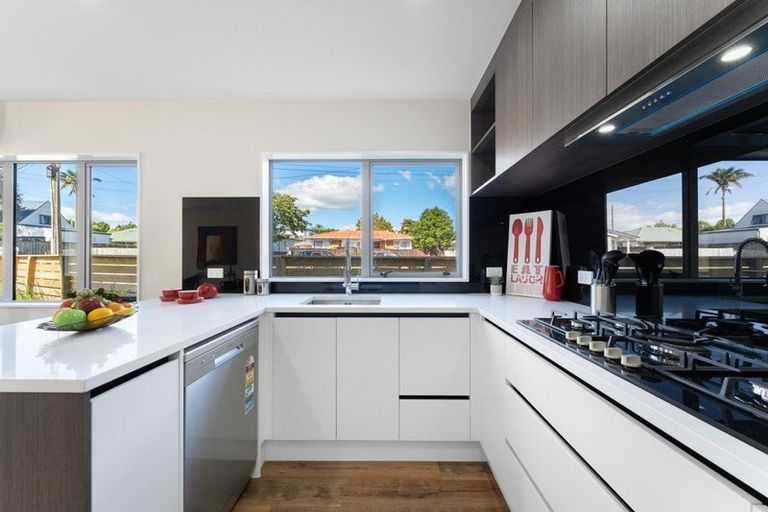 Photo of property in 5a Braeburn Place, Takanini, 2112