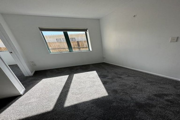 Photo of property in 7a Clematis Avenue, Murrays Bay, Auckland, 0630