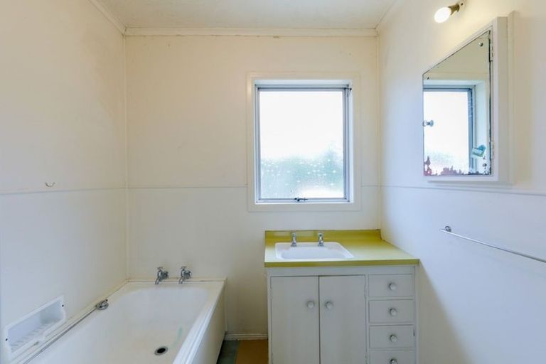 Photo of property in 421 Don Buck Road, Massey, Auckland, 0614