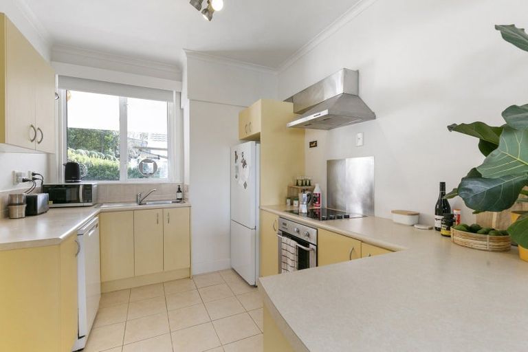Photo of property in Samoa High Commission, 4/1 Wesley Road, Kelburn, Wellington, 6012