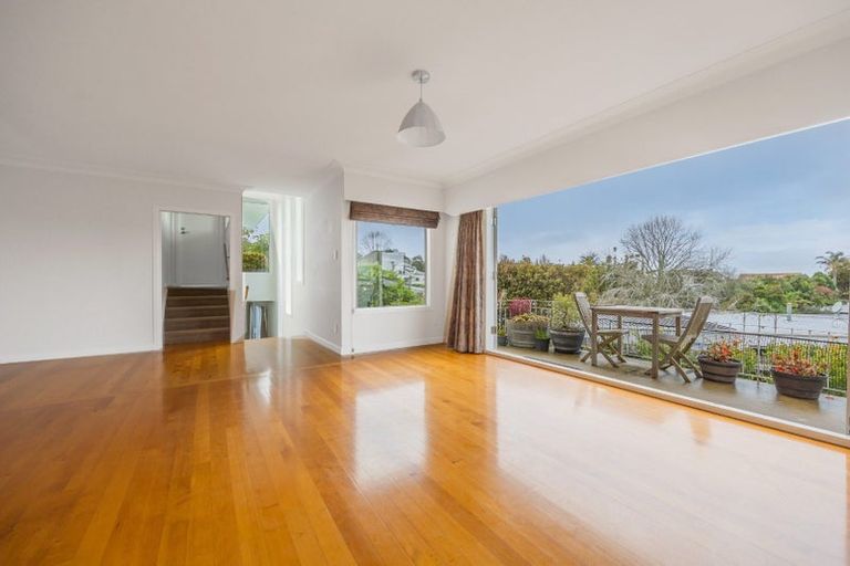 Photo of property in 2/17 Bevyn Street, Castor Bay, Auckland, 0620