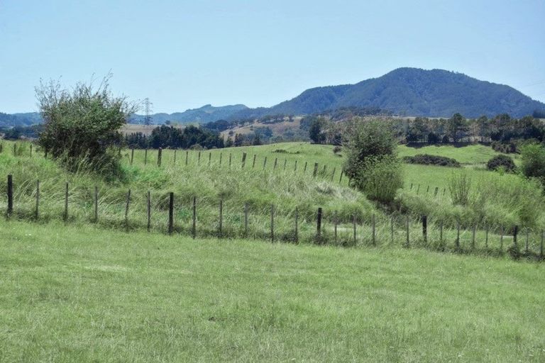 Photo of property in 31 Ranganui Road, Kaiwaka, 0573