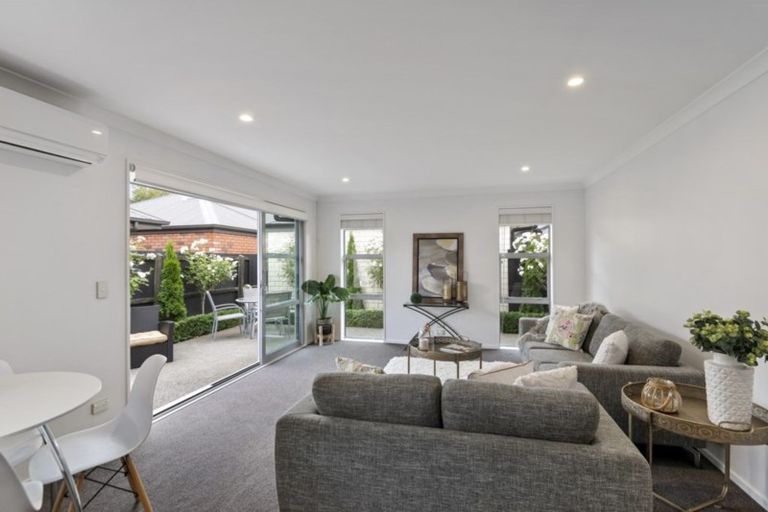 Photo of property in 1/502 Harewood Road, Harewood, Christchurch, 8051