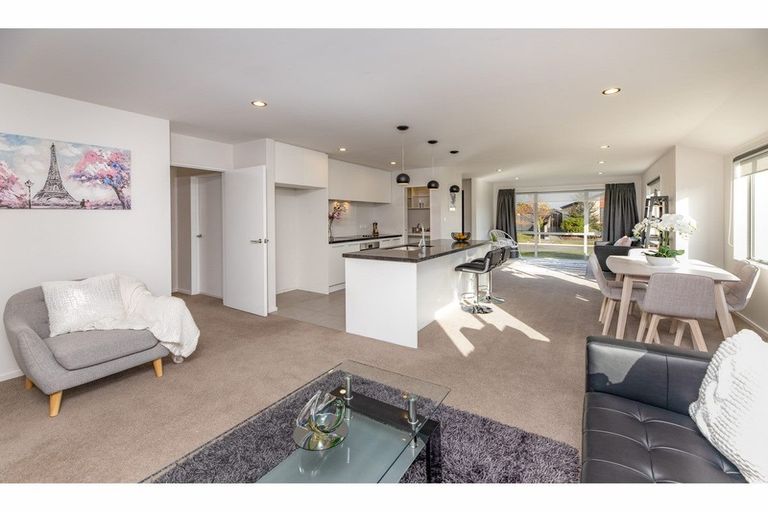 Photo of property in 8 Park Lane, Rolleston, 7614