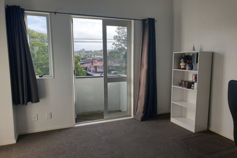 Photo of property in 433b West Coast Road, Glen Eden, Auckland, 0602