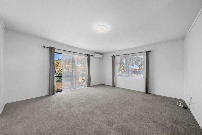 Photo of property in 1 Dalmahoy Place, Wattle Downs, Auckland, 2103