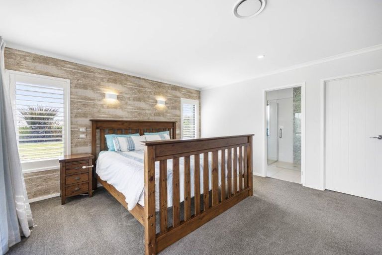 Photo of property in 12 Church View Road, Waiau Pa, Pukekohe, 2679