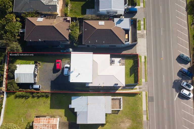 Photo of property in 124 Marine Parade, Mount Maunganui, 3116