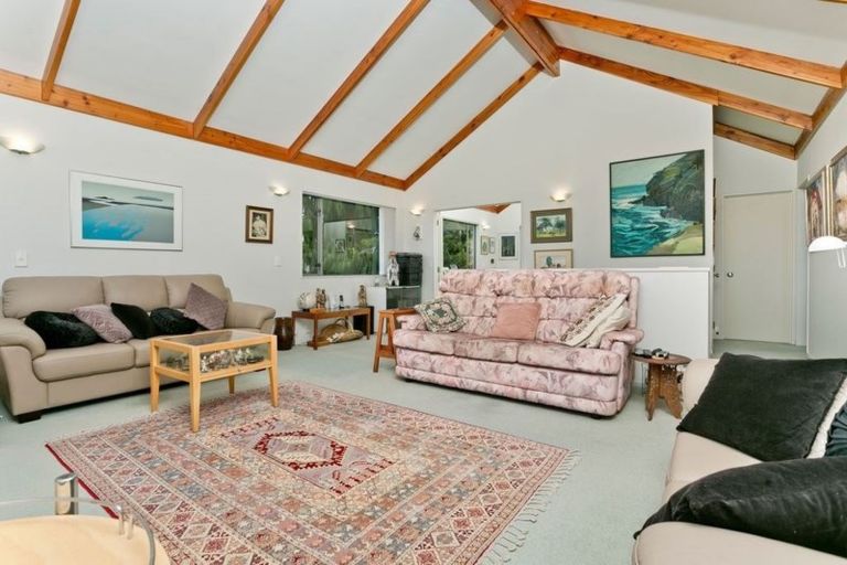 Photo of property in 1/37 Holland Road, Hillcrest, Auckland, 0627