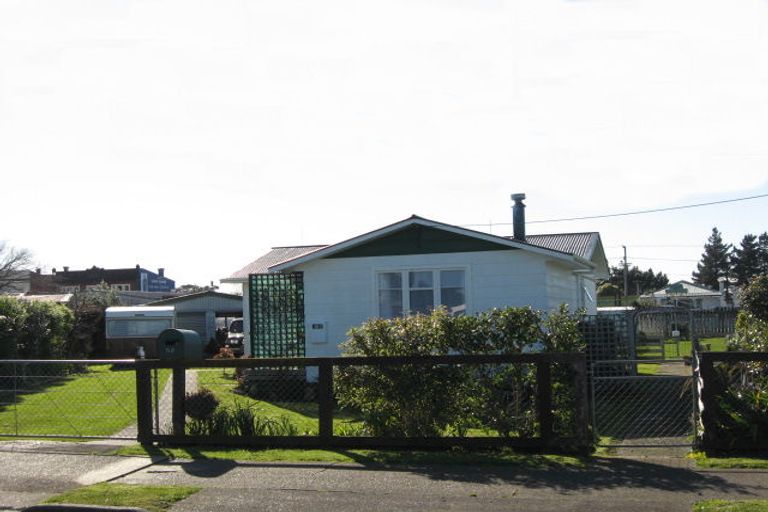 Photo of property in 52 Holland Crescent, Bulls, 4818