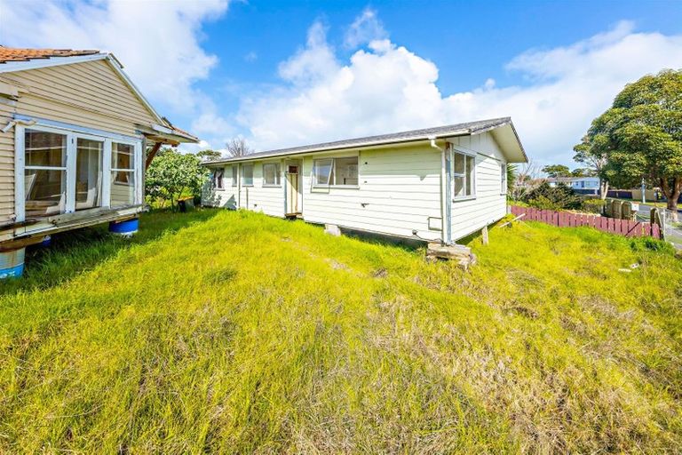 Photo of property in 6 Staverton Crescent, Mangere, Auckland, 2022