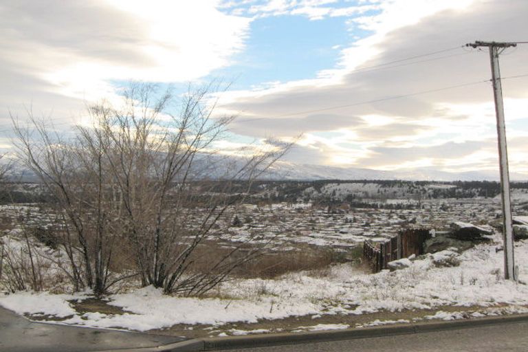 Photo of property in 37 Aronui Road, Bridge Hill, Alexandra, 9320