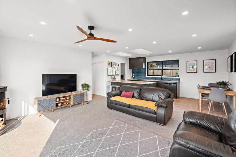 Photo of property in 5 Beach Crescent, Waikuku Beach, 7473