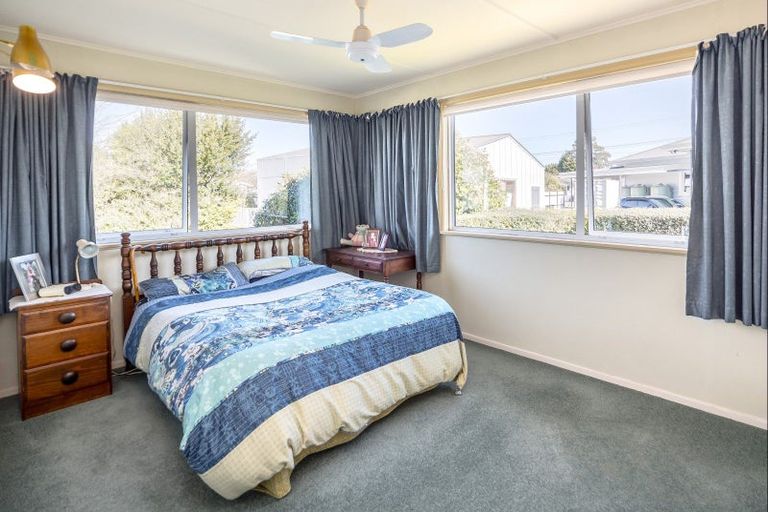 Photo of property in 73 Kempton Street, Greytown, 5712