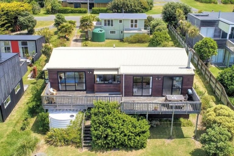 Photo of property in 75 Blue Pacific Parade, Riversdale Beach, Masterton, 5872