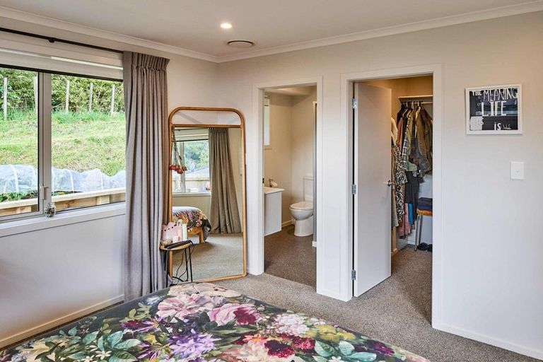 Photo of property in 4 Hull Place, Whitby, Porirua, 5024