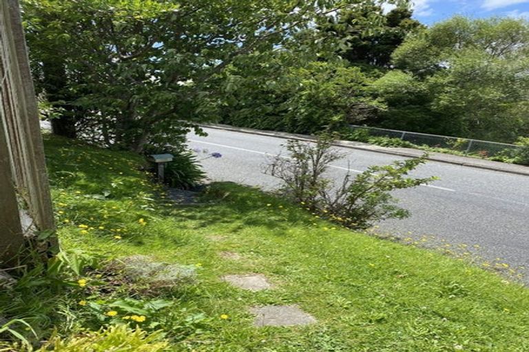 Photo of property in 16 Chester Road, Tawa, Wellington, 5028