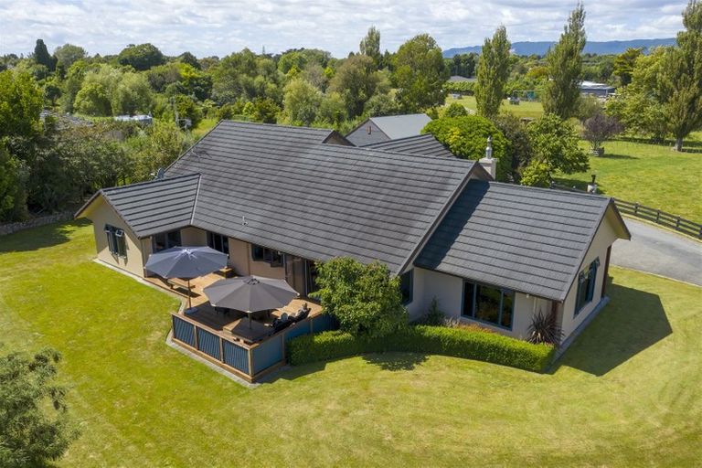 Photo of property in 64 Muhunoa Road West, Ohau, Levin, 5570