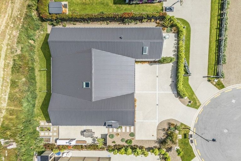 Photo of property in 9 Mcdonald Street, Wanaka, 9305