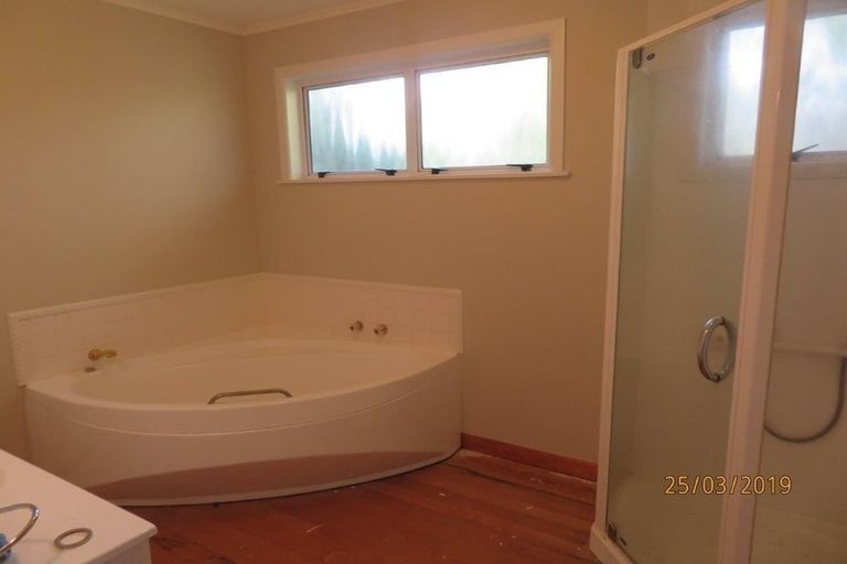 Photo of property in 50 Bleakhouse Road, Howick, Auckland, 2014