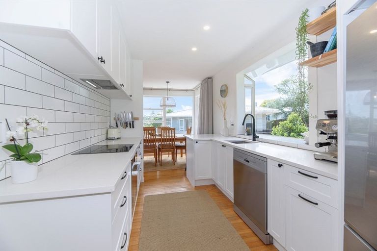 Photo of property in 4 Infidel Place, Torbay, Auckland, 0630