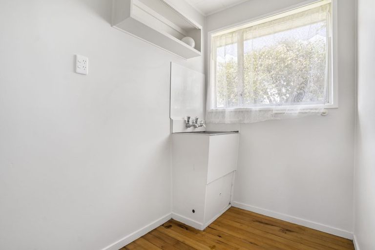 Photo of property in 14 Burbank Avenue, Manurewa, Auckland, 2102