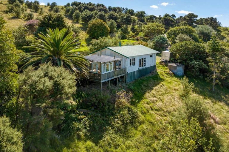 Photo of property in 169 Mcleod Road, South Head, Helensville, 0874