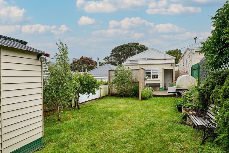 Photo of property in 59 Herald Street, Berhampore, Wellington, 6023