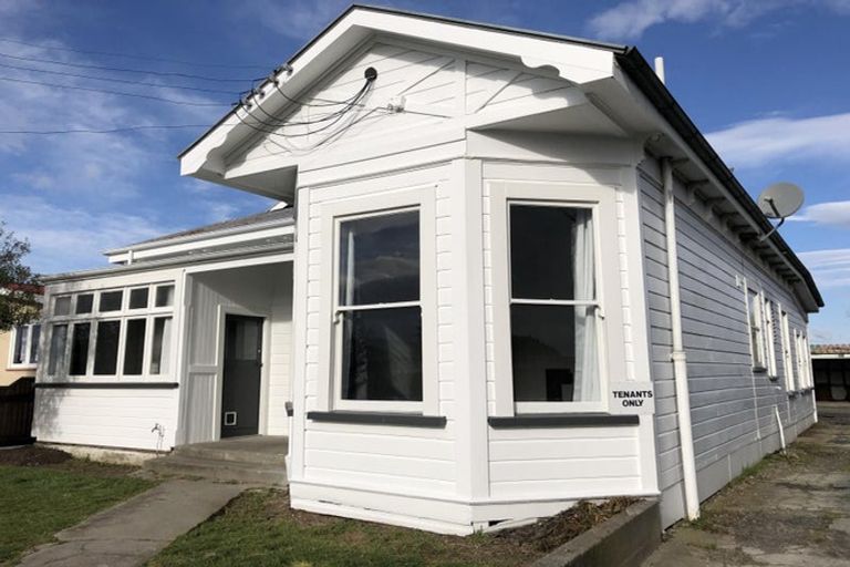 Photo of property in 152 Featherston Street, Palmerston North, 4410