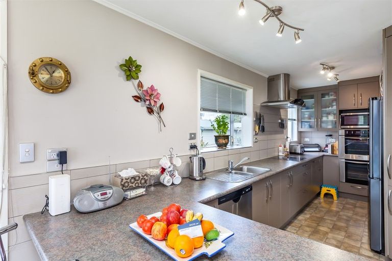 Photo of property in 56 Tiraumea Drive, Pakuranga, Auckland, 2010