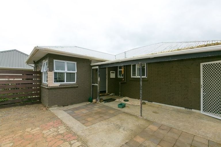 Photo of property in 880 Devon Road, Bell Block, New Plymouth, 4312