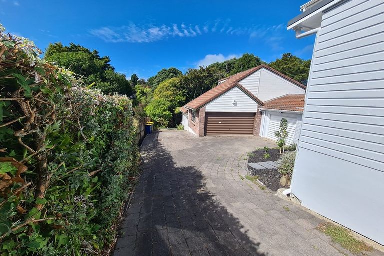 Photo of property in 2/8 Gray Crescent, Torbay, Auckland, 0630